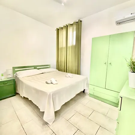 アパート La Perla Di Bordonaro チェファル